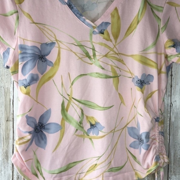 Caribbean Joe Pink Floral Crop Blouse - Picture 2 of 5